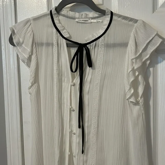 Women’s size small blouse - Picture 4 of 12